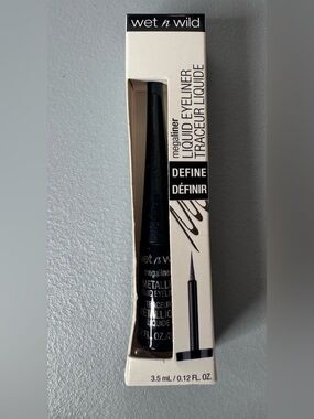 wet n wild mega liner Liquid Eyeliner define in 111A cosmic Black classic chic